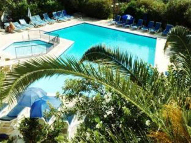 Hilltop Gardens Hotel Apartments Paphos Exterior photo
