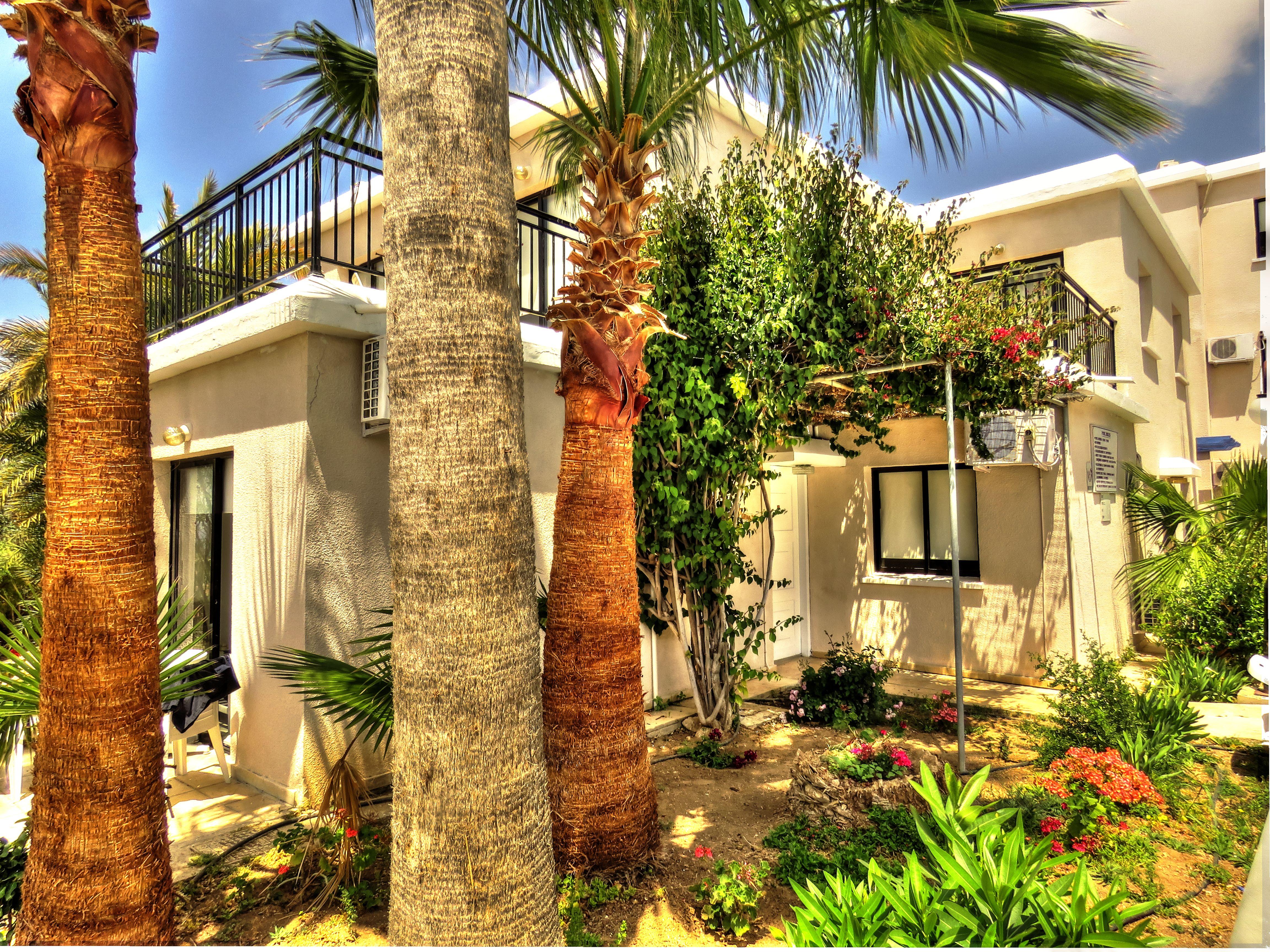 Hilltop Gardens Hotel Apartments Paphos Exterior photo