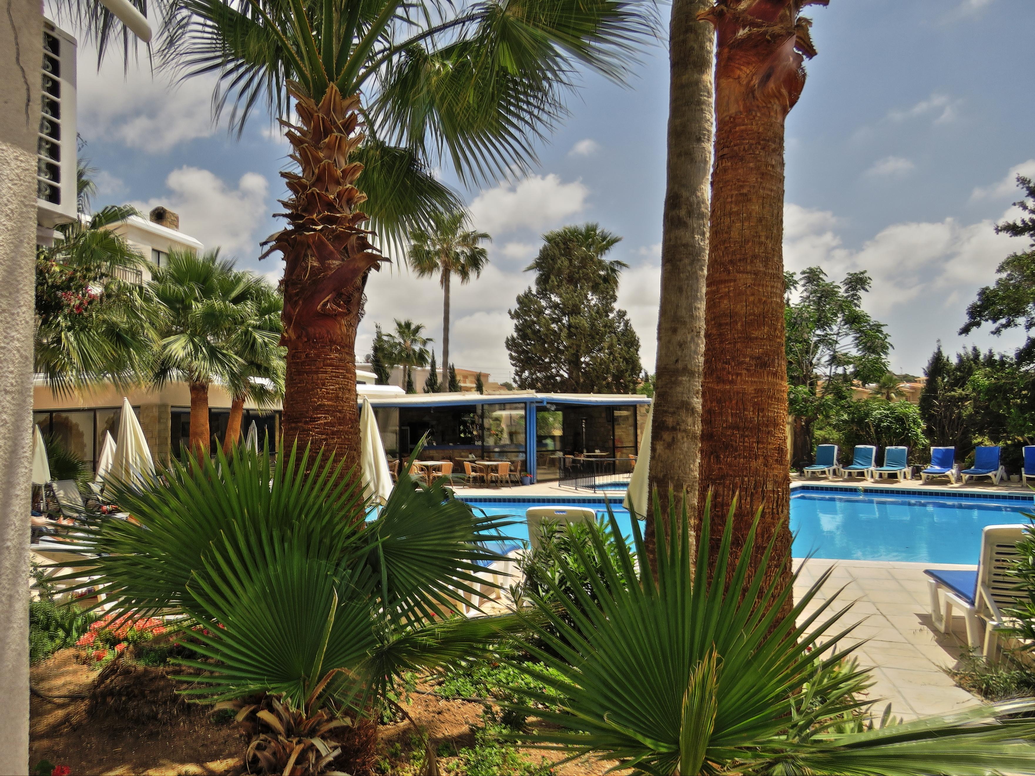 Hilltop Gardens Hotel Apartments Paphos Exterior photo