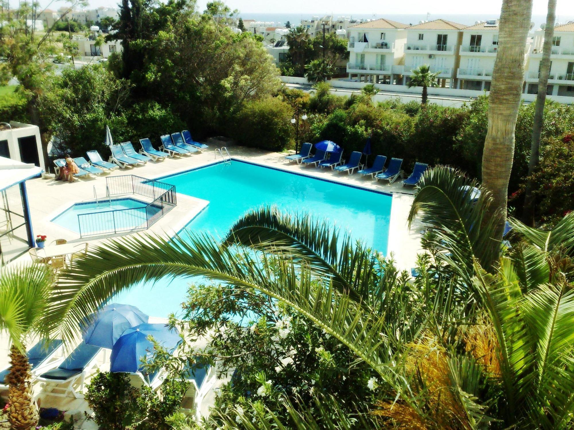 Hilltop Gardens Hotel Apartments Paphos Exterior photo