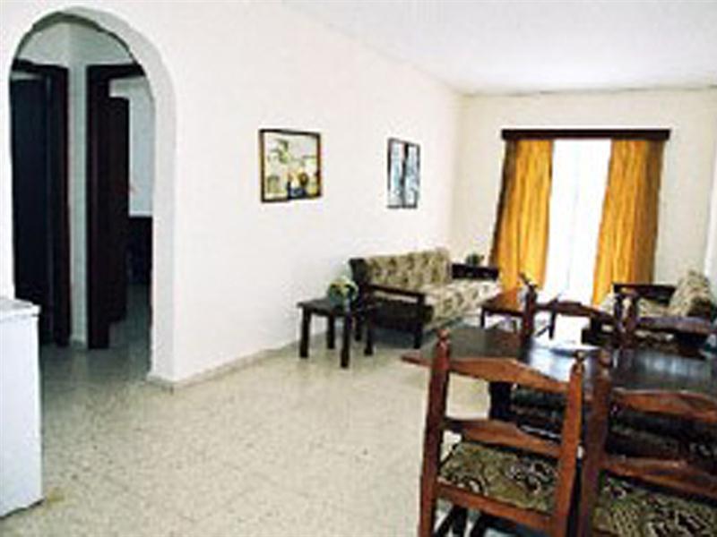 Hilltop Gardens Hotel Apartments Paphos Exterior photo