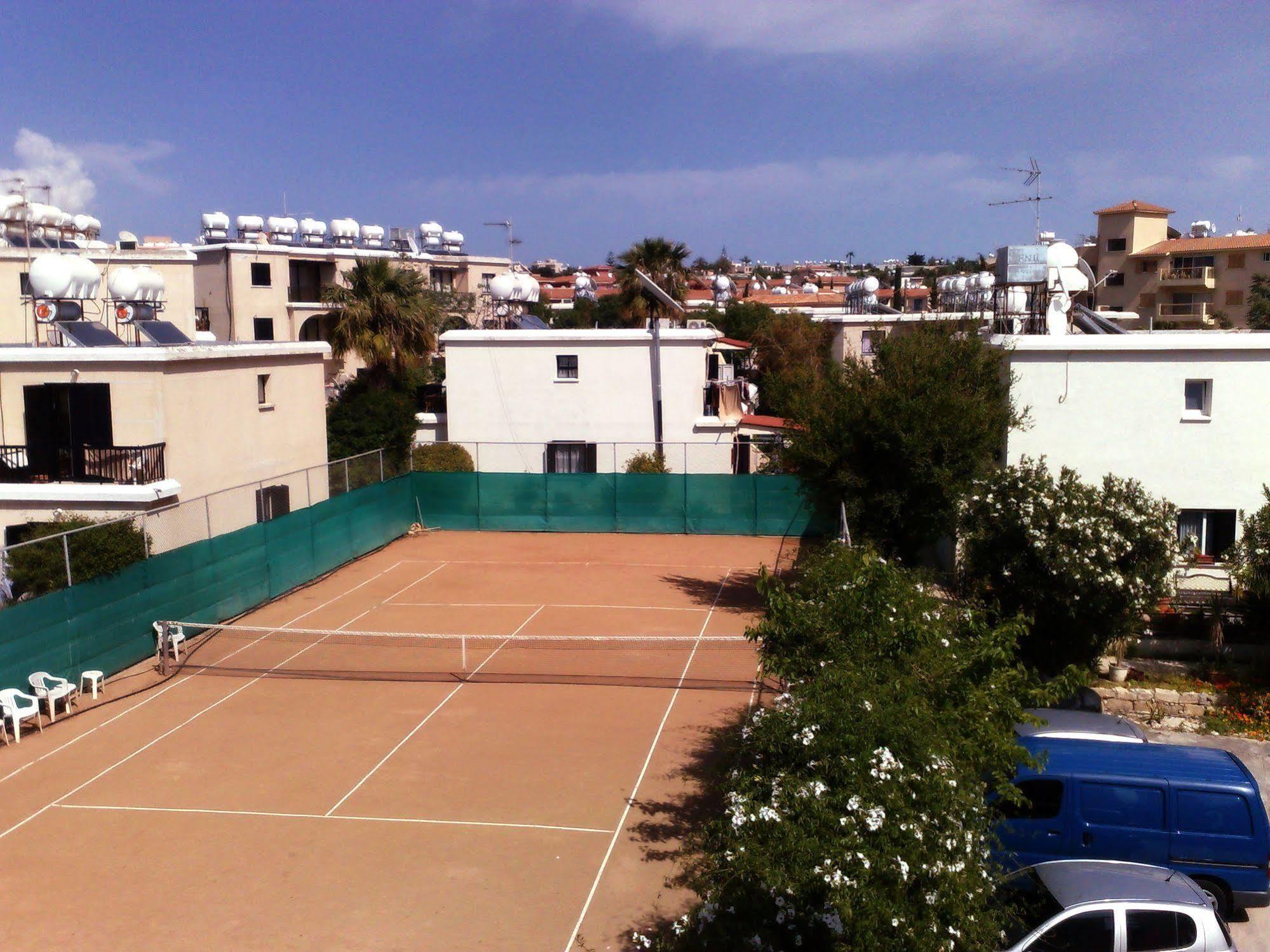 Hilltop Gardens Hotel Apartments Paphos Exterior photo